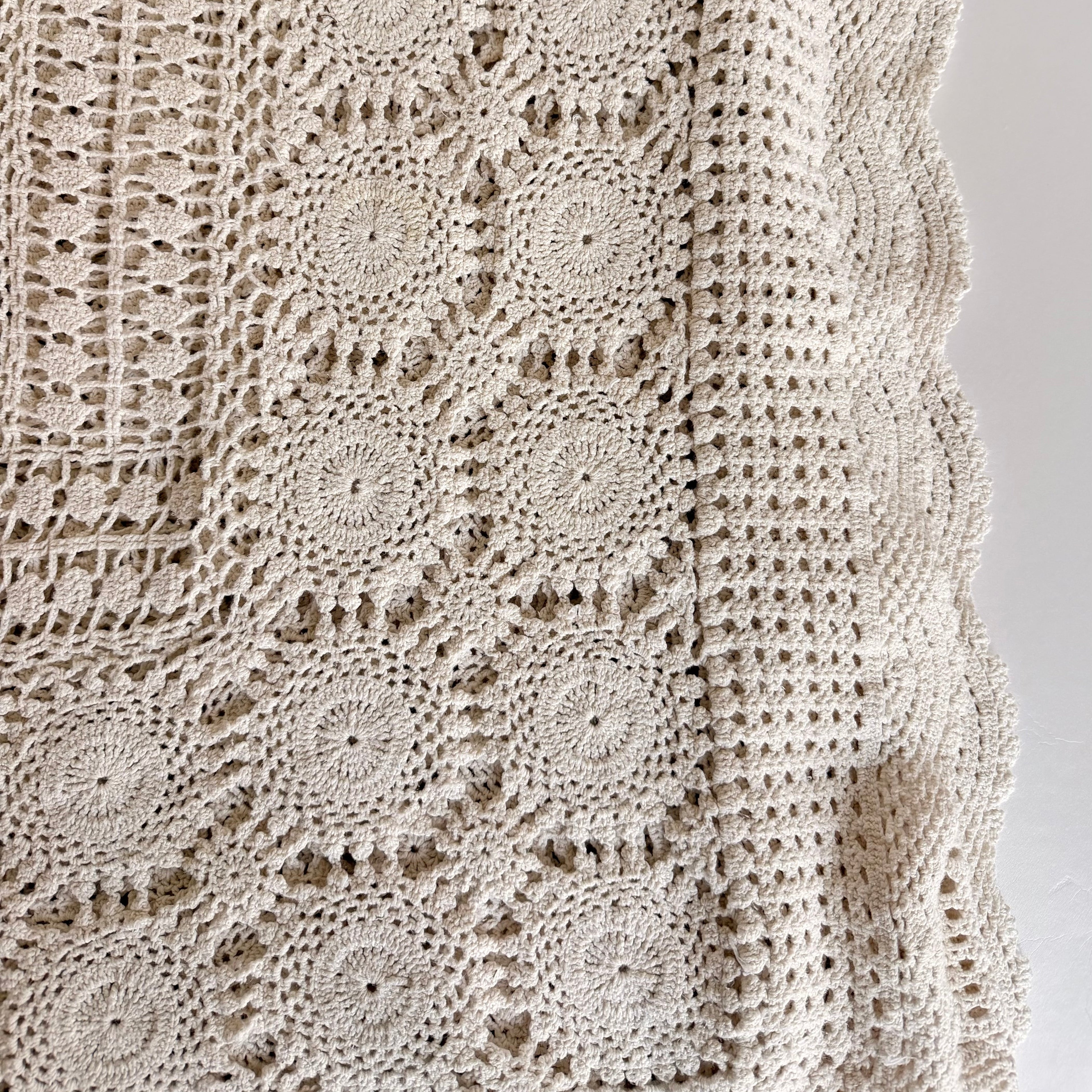 The Janis Crochet Tablecloth